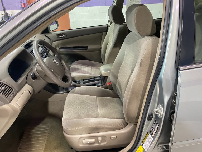 Used-2005-Toyota-Camry-LE-FWD