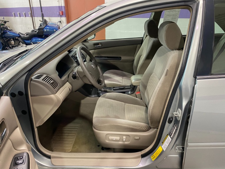 Used-2005-Toyota-Camry-LE-FWD