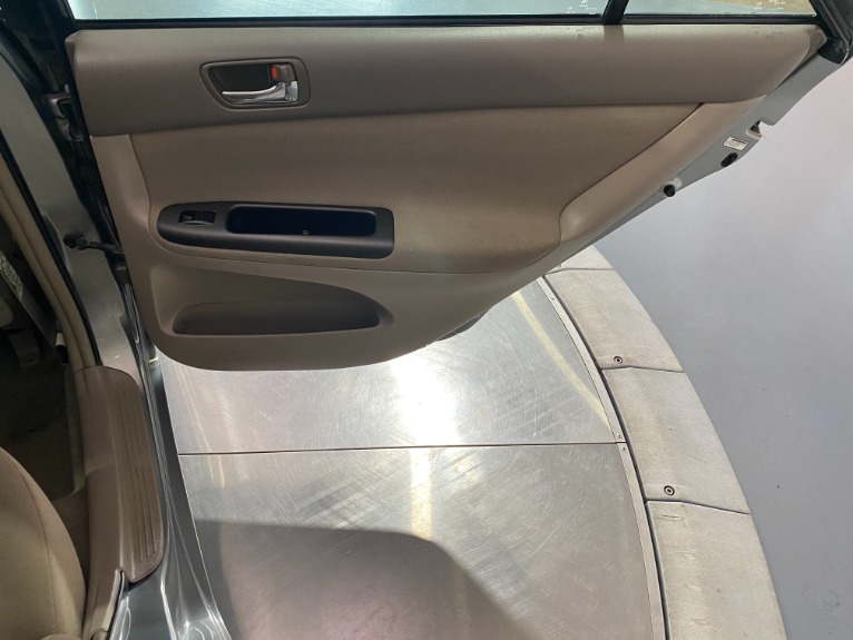 Used-2005-Toyota-Camry-LE-FWD