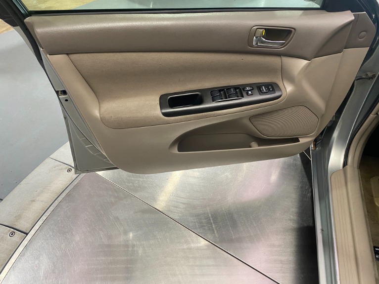 Used-2005-Toyota-Camry-LE-FWD