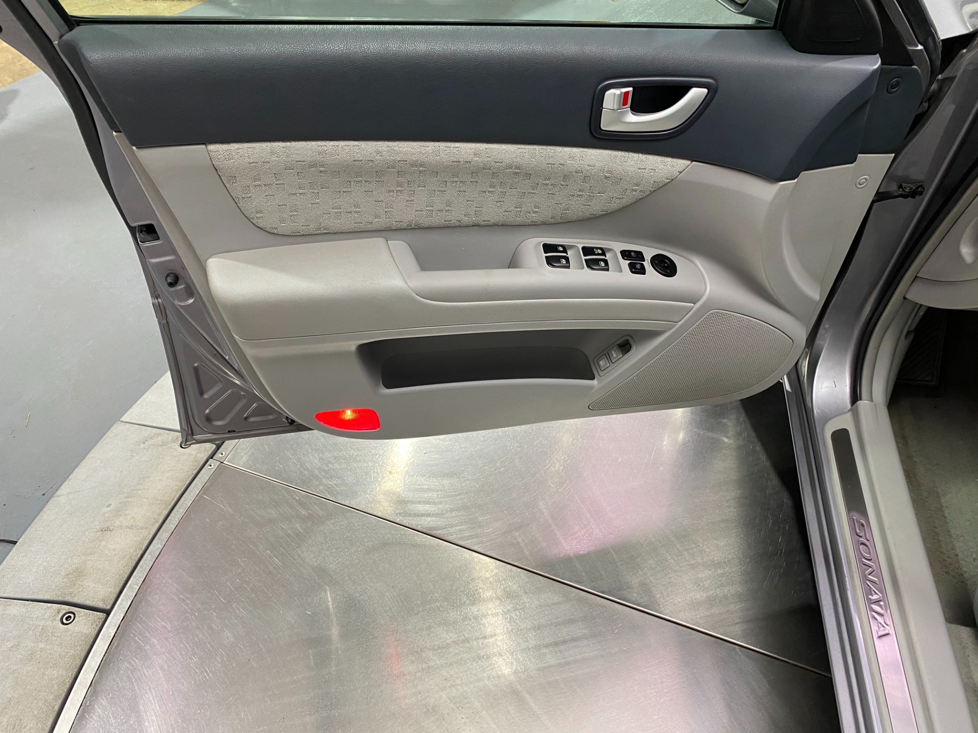 Used-2006-Hyundai-Sonata-GLS-V6-FWD
