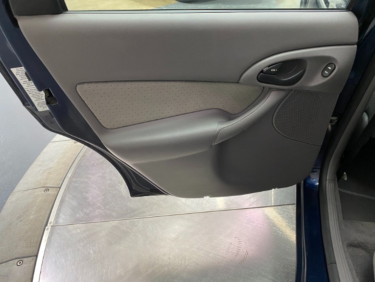 Used-2003-Ford-Focus-ZTW