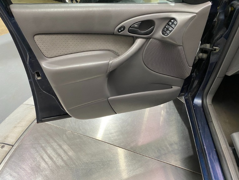 Used-2003-Ford-Focus-ZTW