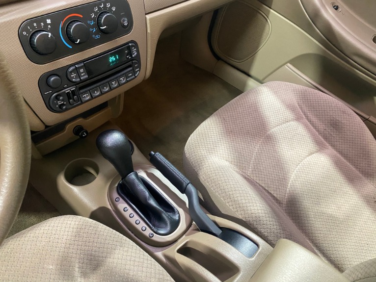 Used-2004-Dodge-Stratus-SE-FWD