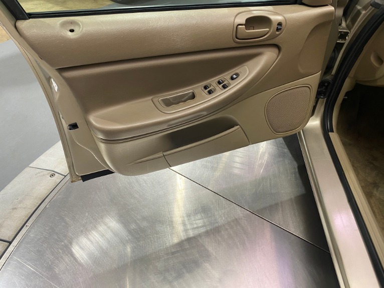 Used-2004-Dodge-Stratus-SE-FWD