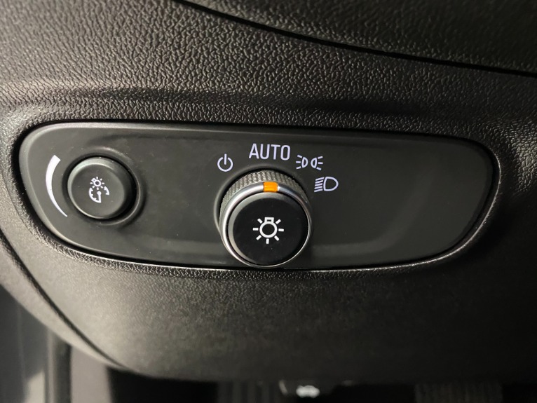Used-2018-Chevrolet-Equinox-LT-FWD