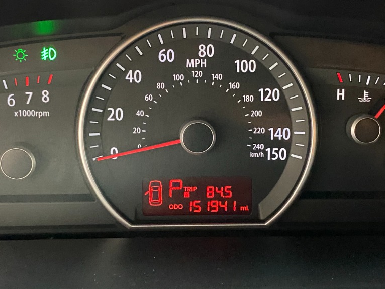 Used-2009-Kia-Borrego-EX-4x4