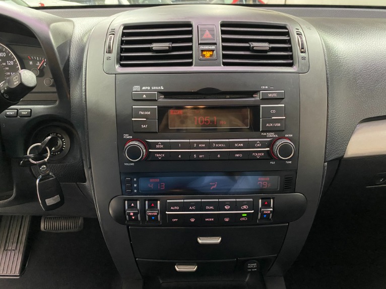 Used-2009-Kia-Borrego-EX-4x4