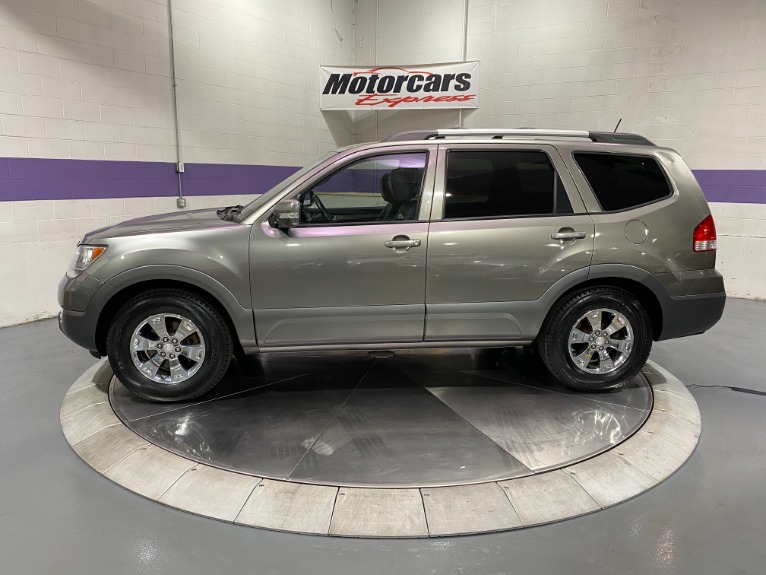Used-2009-Kia-Borrego-EX-4x4