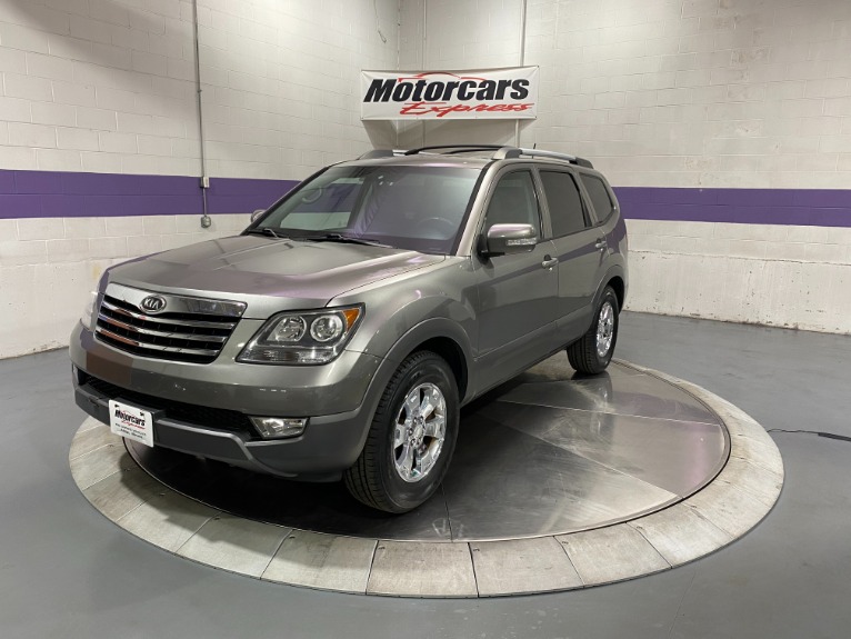 Used-2009-Kia-Borrego-EX-4x4