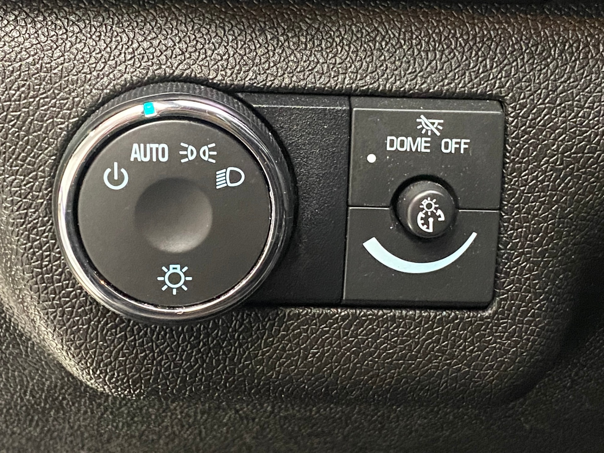 Used-2011-Chevrolet-Traverse-LT-FWD