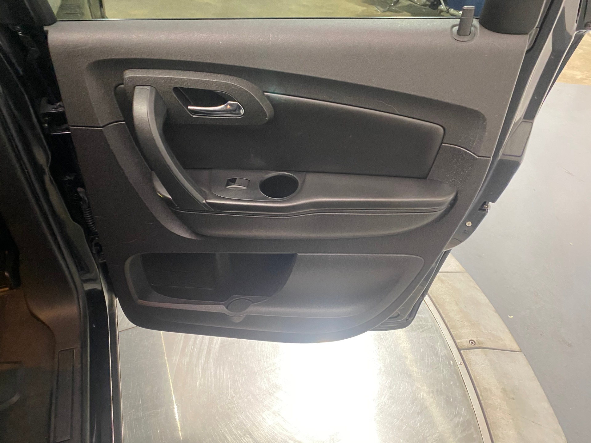 Used-2011-Chevrolet-Traverse-LT-FWD