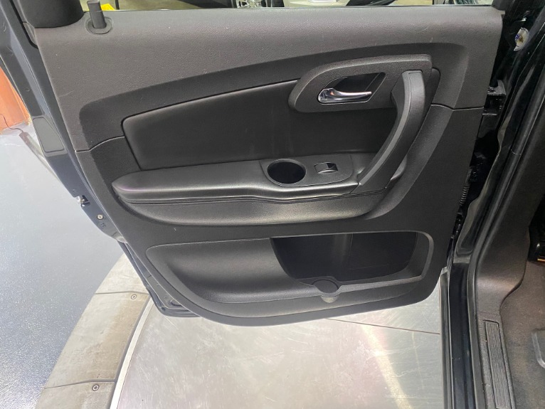 Used-2011-Chevrolet-Traverse-LT-FWD
