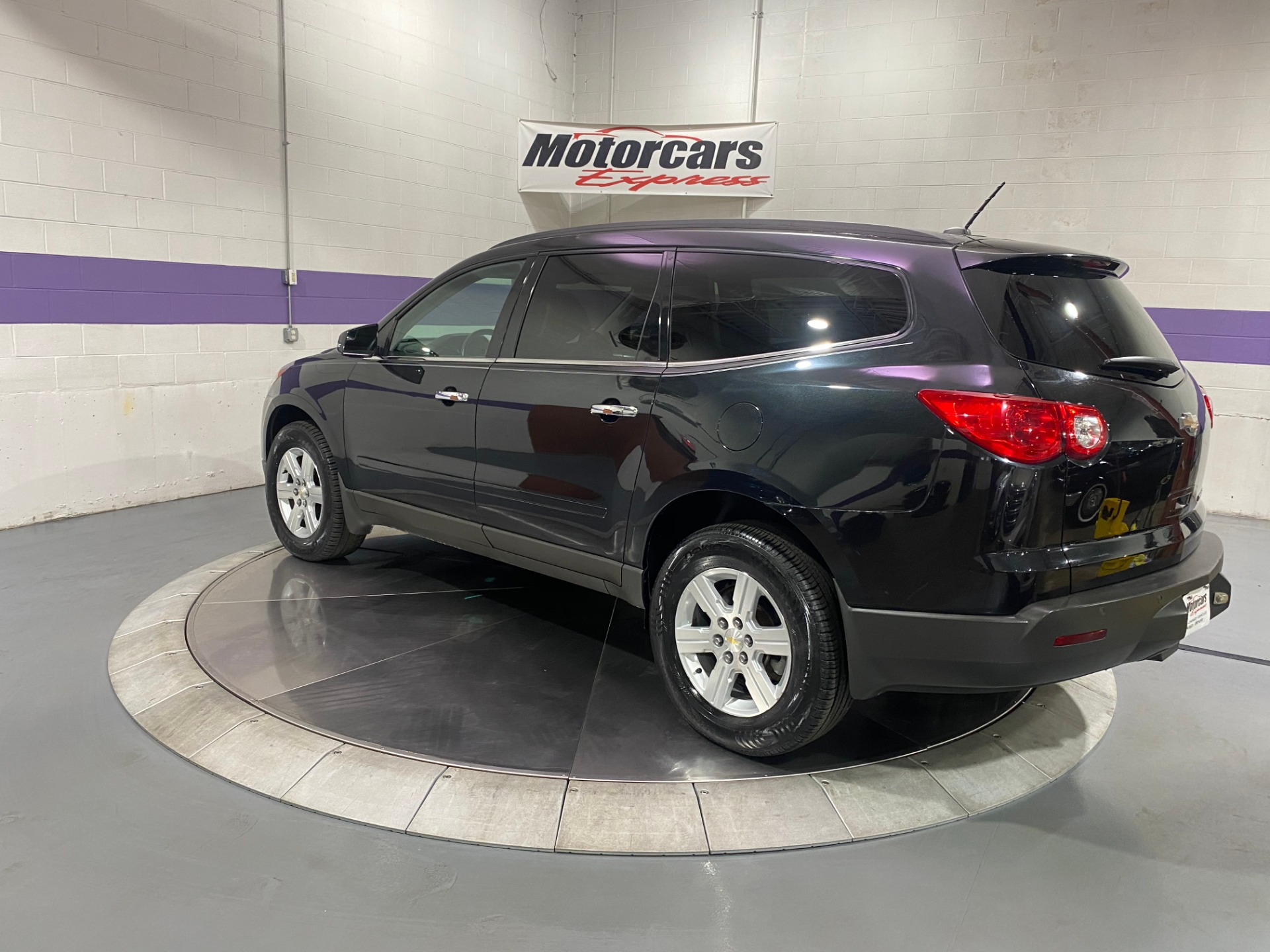 Used-2011-Chevrolet-Traverse-LT-FWD