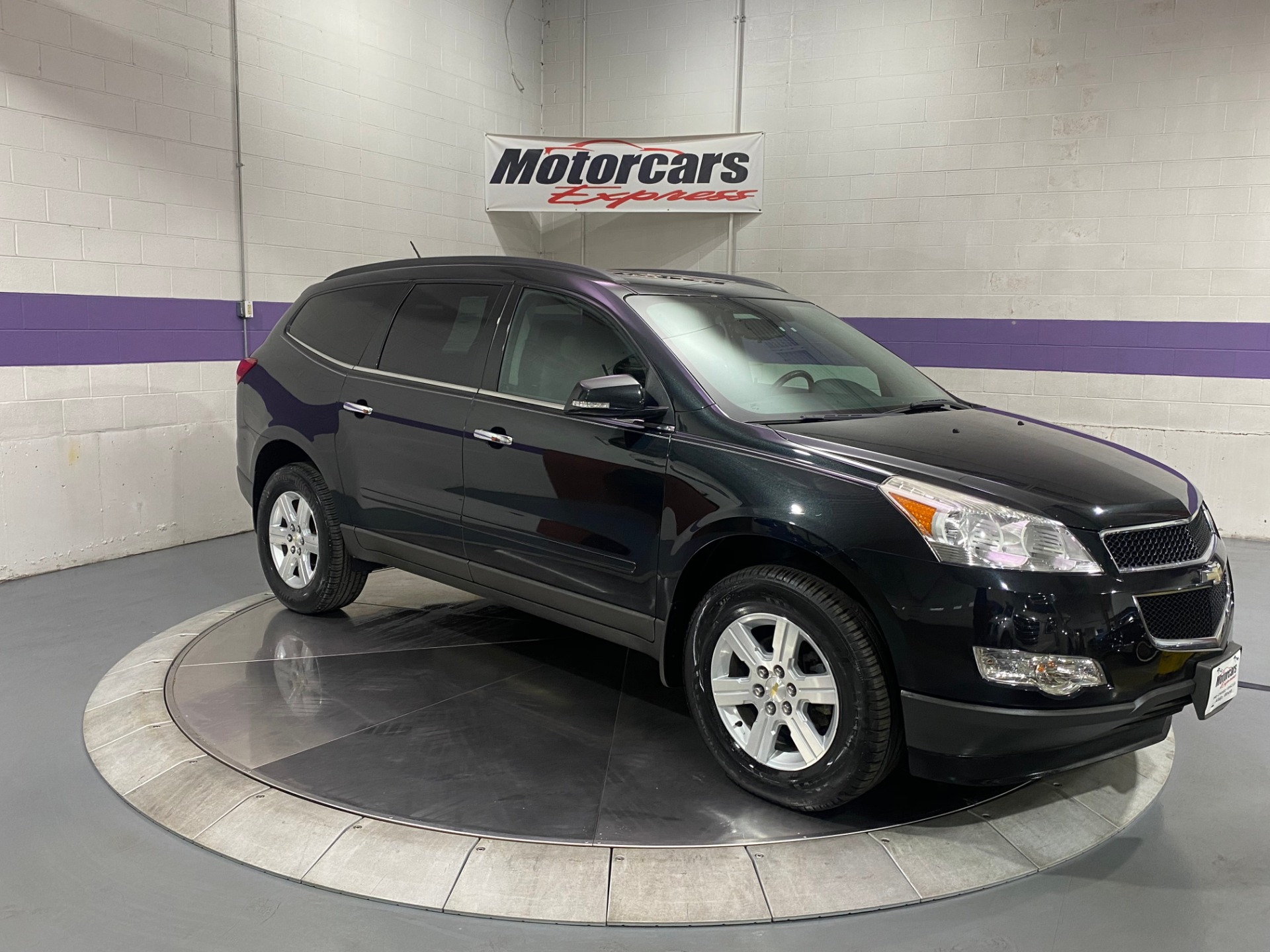 Used-2011-Chevrolet-Traverse-LT-FWD
