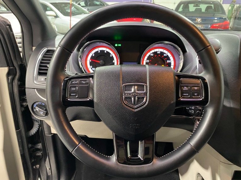 Used-2019-Dodge-Grand-Caravan-SXT-FWD