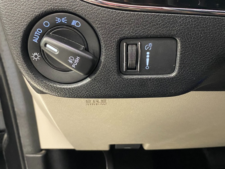 Used-2019-Dodge-Grand-Caravan-SXT-FWD