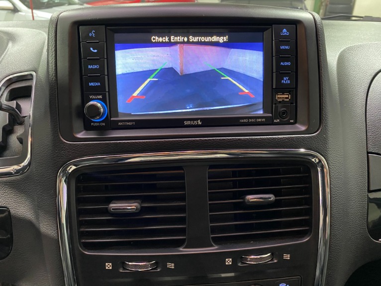Used-2019-Dodge-Grand-Caravan-SXT-FWD