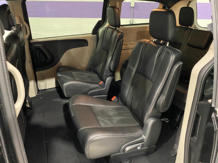 Used-2019-Dodge-Grand-Caravan-SXT-FWD