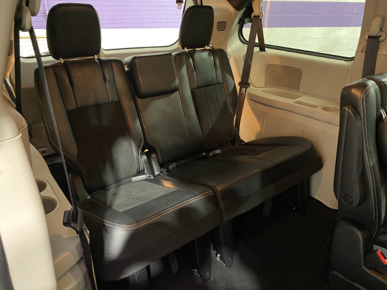 Used-2019-Dodge-Grand-Caravan-SXT-FWD