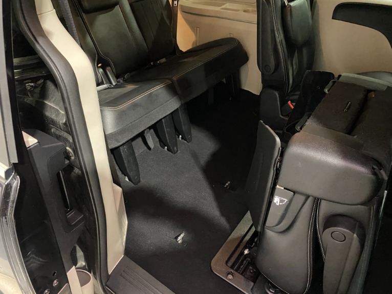 Used-2019-Dodge-Grand-Caravan-SXT-FWD