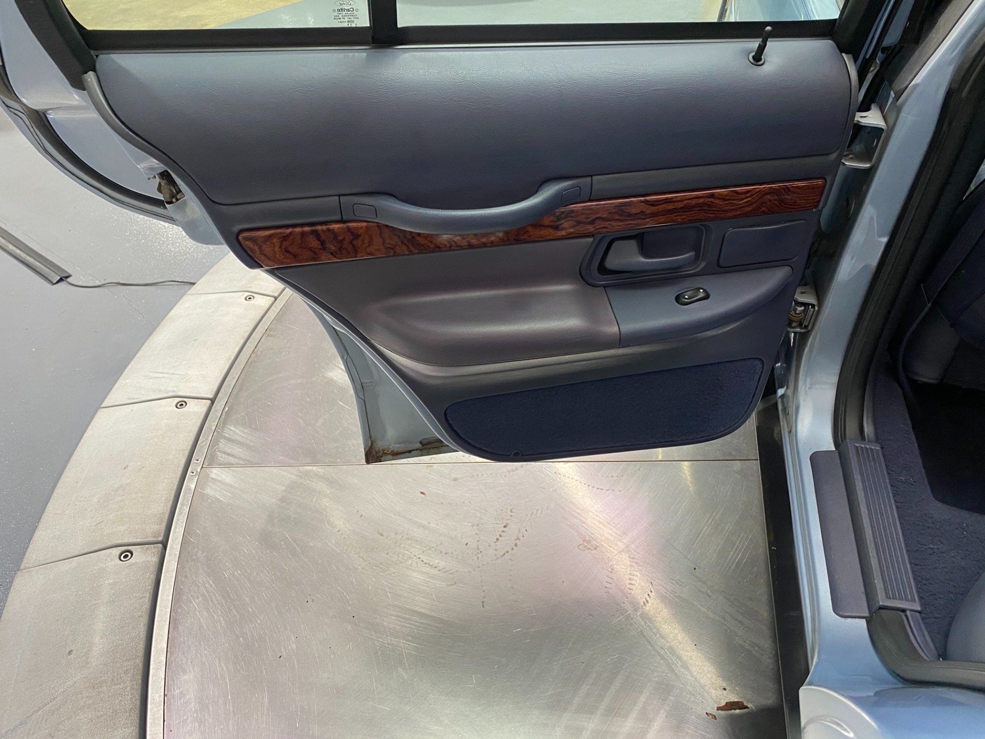 Used-2001-Mercury-Grand-Marquis-LS-RWD