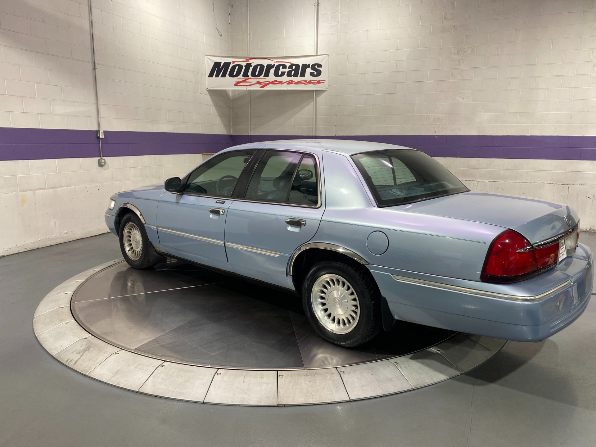Used-2001-Mercury-Grand-Marquis-LS-RWD