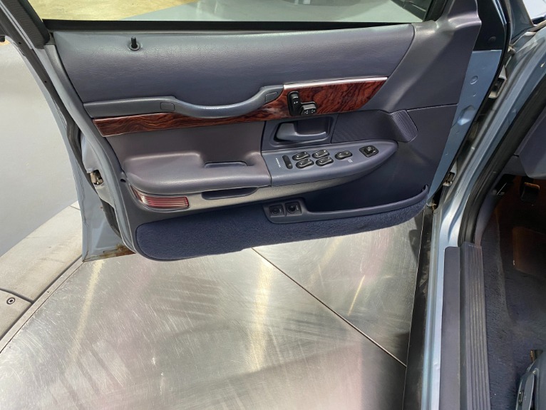 Used-2001-Mercury-Grand-Marquis-LS-RWD