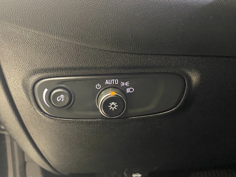 Used-2018-Chevrolet-Equinox-LT-FWD