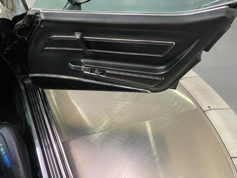 Used-1977-Chevrolet-Corvette