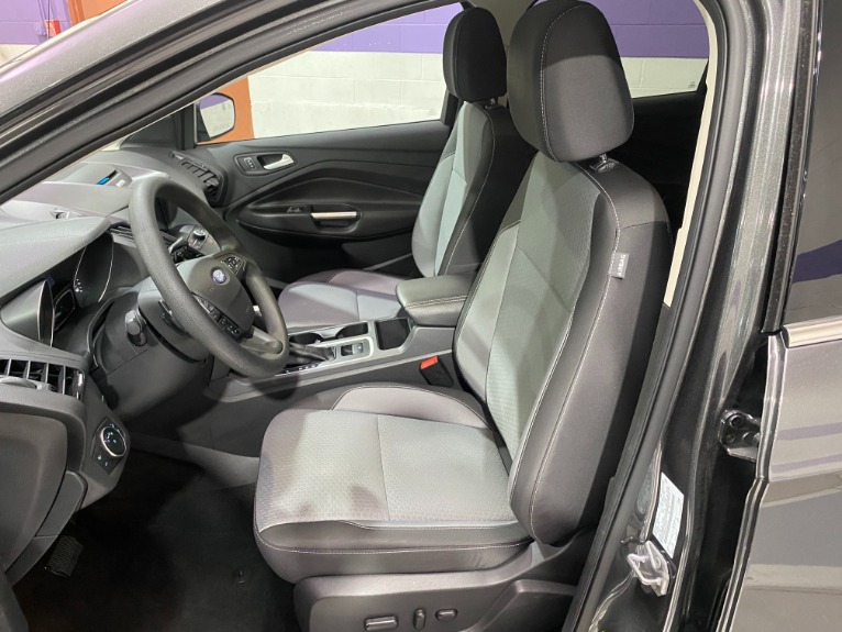 Used-2017-Ford-Escape-SE
