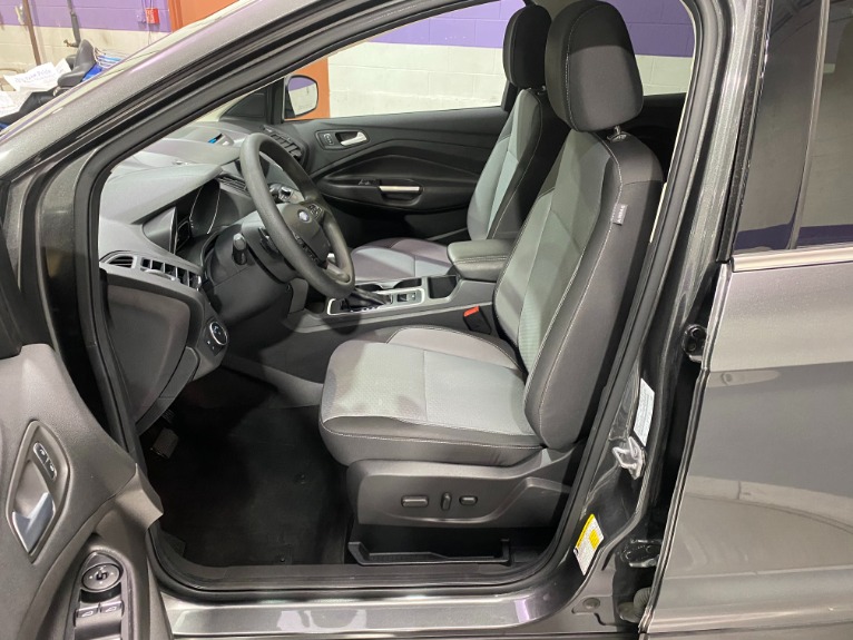 Used-2017-Ford-Escape-SE