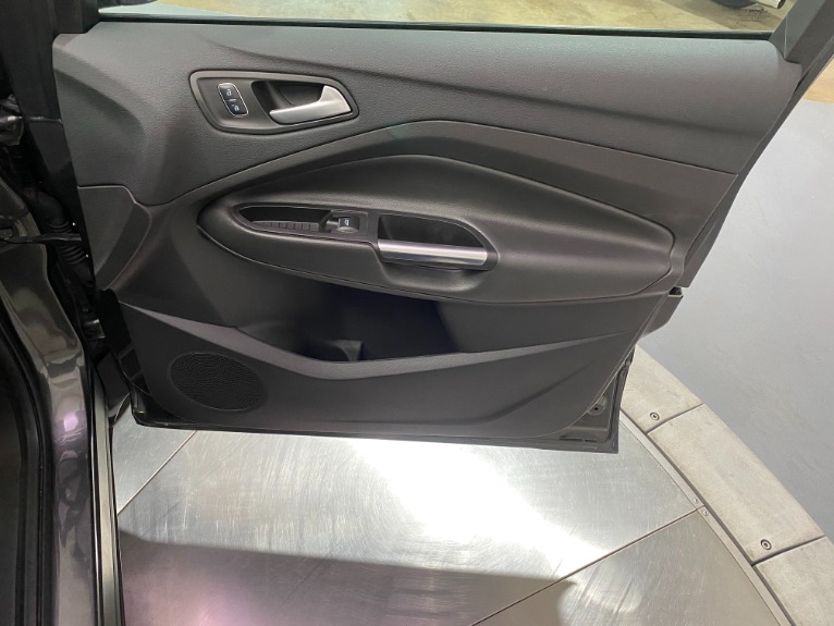 Used-2017-Ford-Escape-SE
