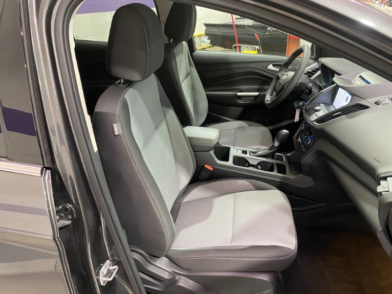 Used-2017-Ford-Escape-SE
