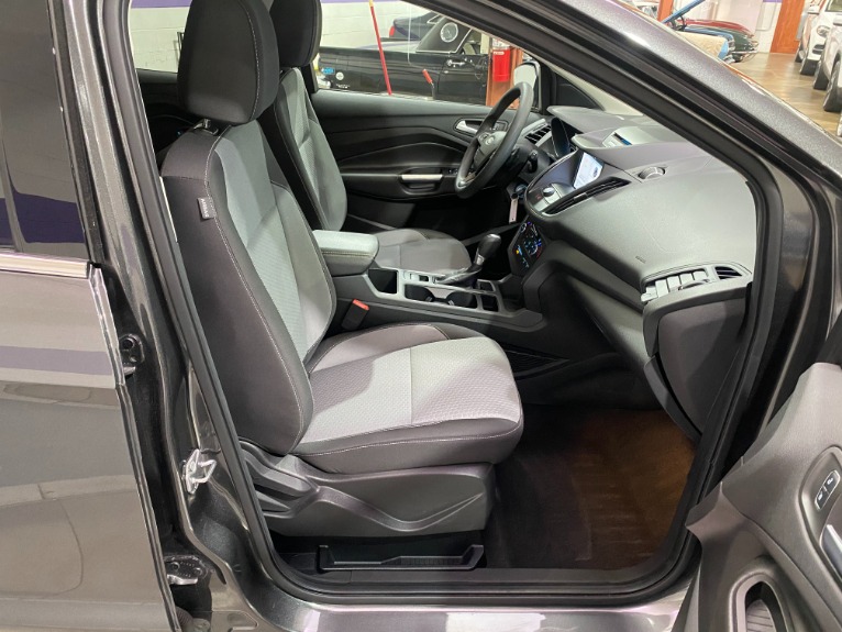 Used-2017-Ford-Escape-SE