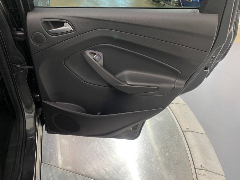 Used-2017-Ford-Escape-SE