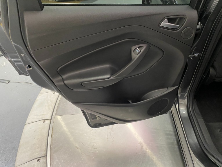 Used-2017-Ford-Escape-SE