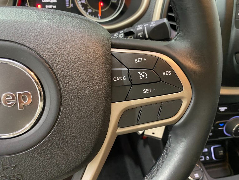Used-2017-Jeep-Cherokee-Latitude-4X4