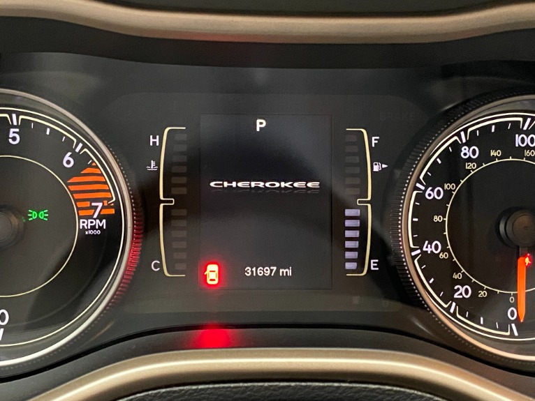 Used-2017-Jeep-Cherokee-Latitude-4X4