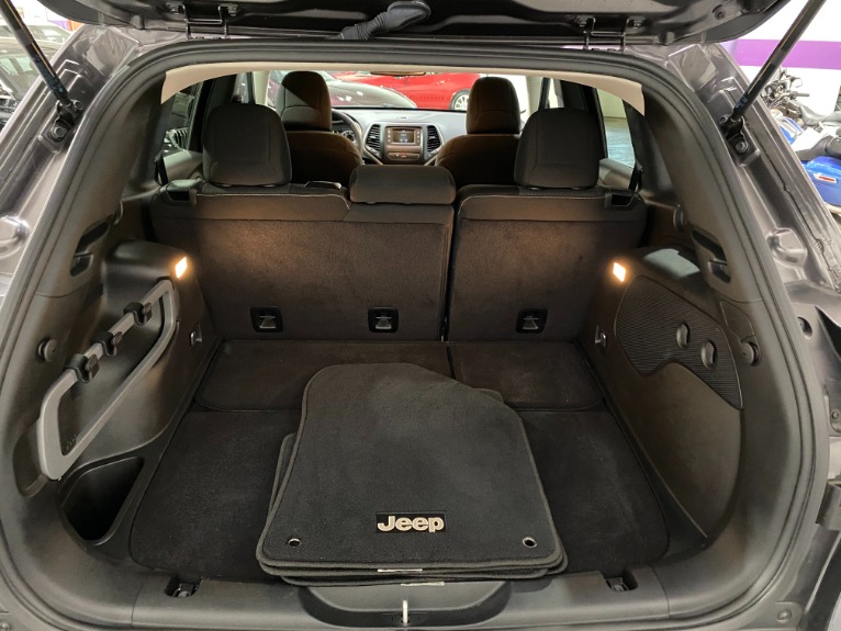 Used-2017-Jeep-Cherokee-Latitude-4X4