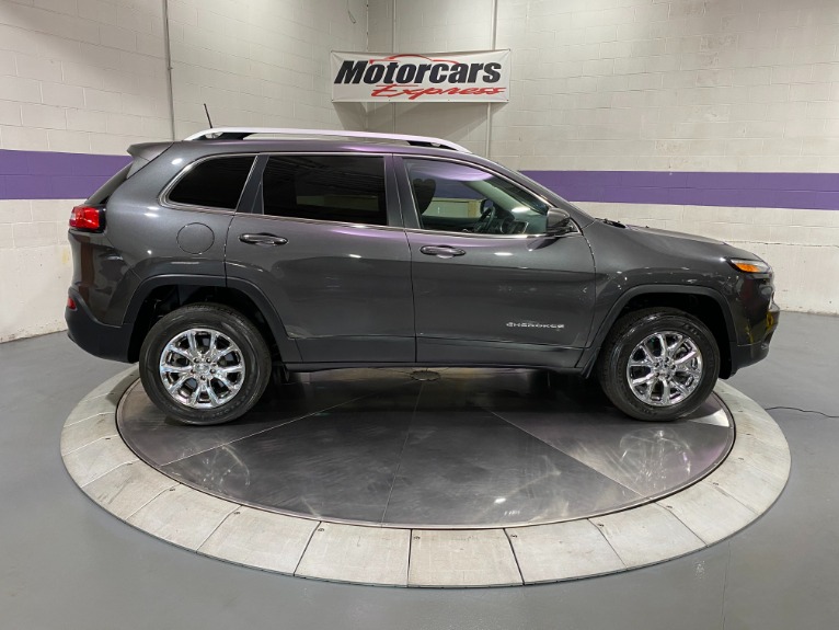 Used-2017-Jeep-Cherokee-Latitude-4X4