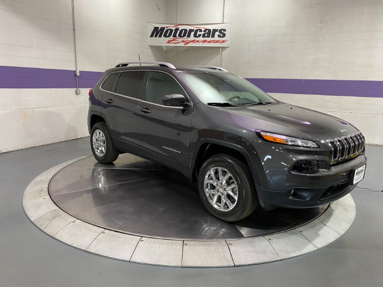 Used-2017-Jeep-Cherokee-Latitude-4X4