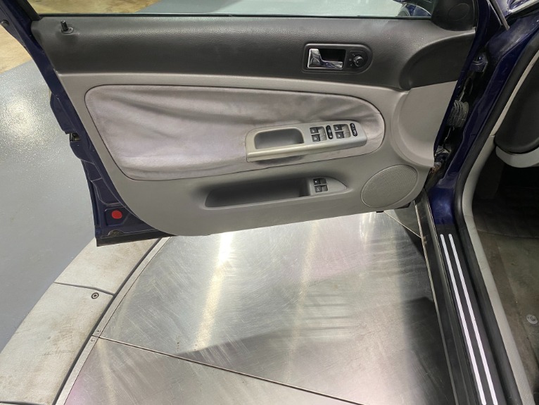 Used-2002-Volkswagen-Passat-GLS-18T