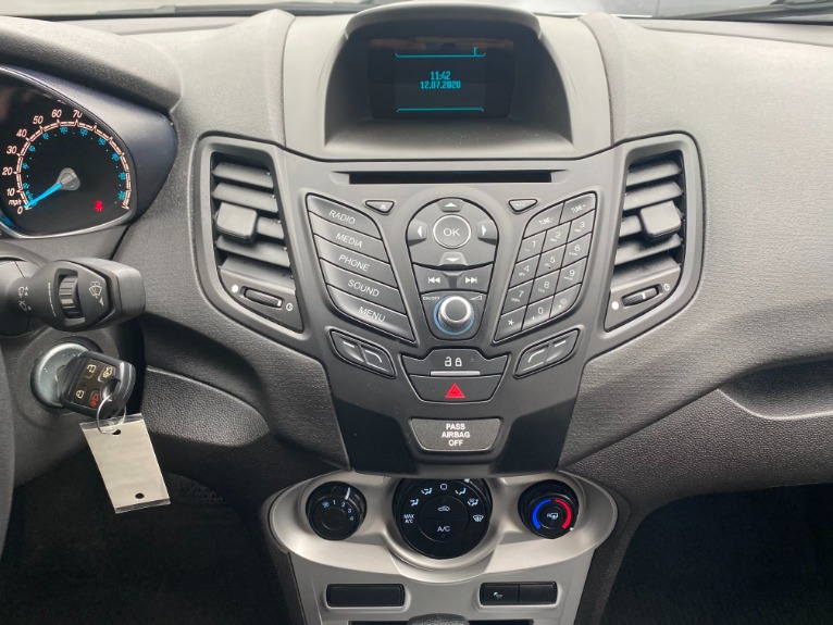 Used-2015-Ford-Fiesta-SE-FWD