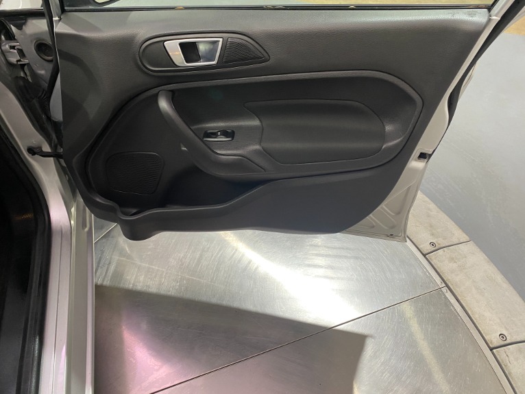 Used-2015-Ford-Fiesta-SE-FWD