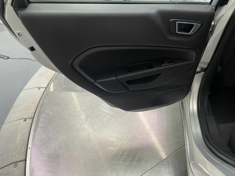 Used-2015-Ford-Fiesta-SE-FWD