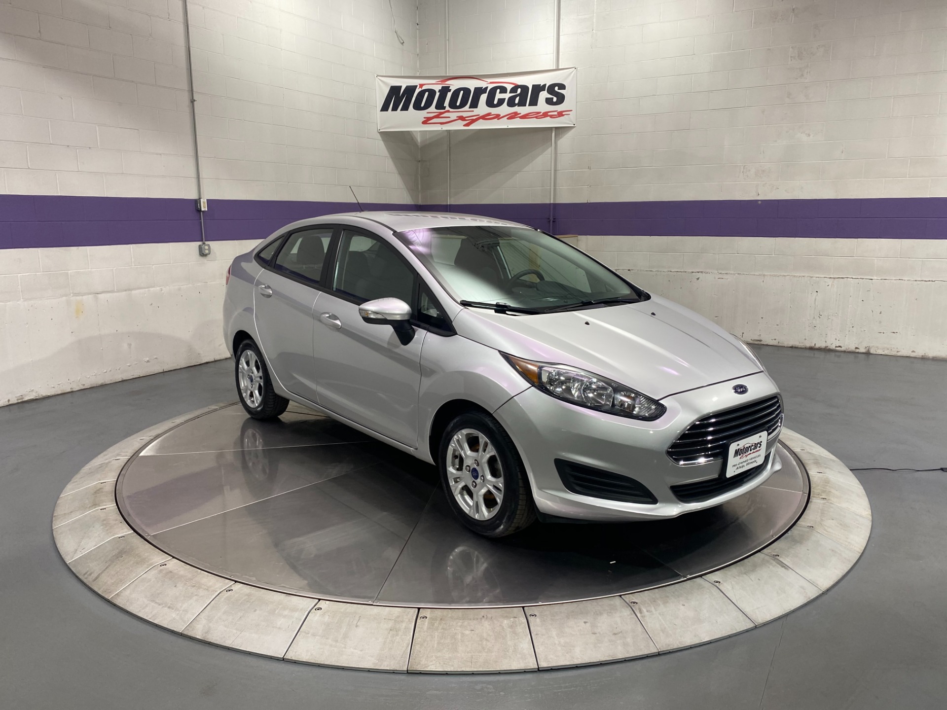 Used-2015-Ford-Fiesta-SE-FWD
