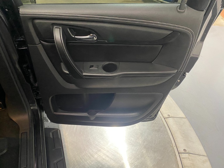 Used-2017-Chevrolet-Traverse-LT-AWD
