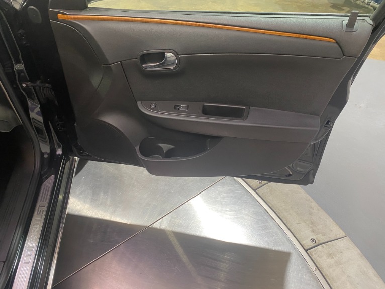Used-2009-Chevrolet-Malibu-LT2-FWD