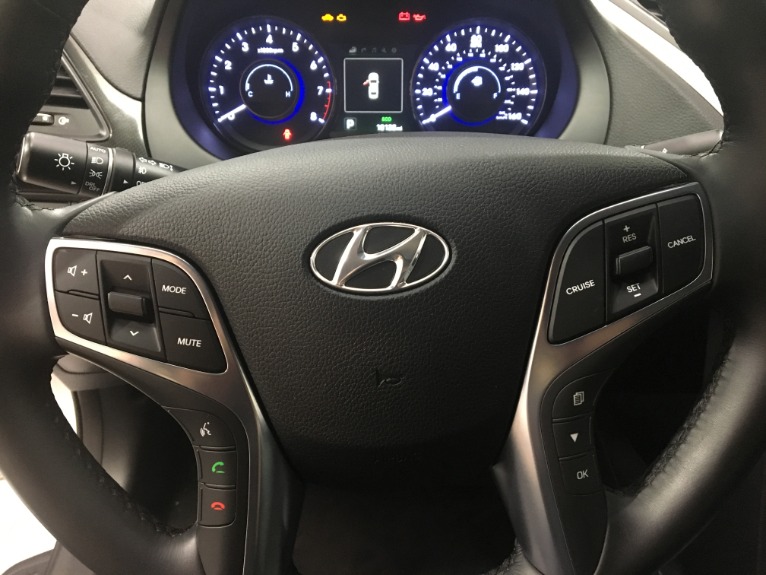 Used-2017-Hyundai-Azera